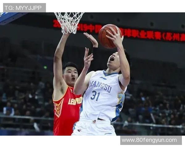 火箭外线射手发挥出色，攻防两端全面发力